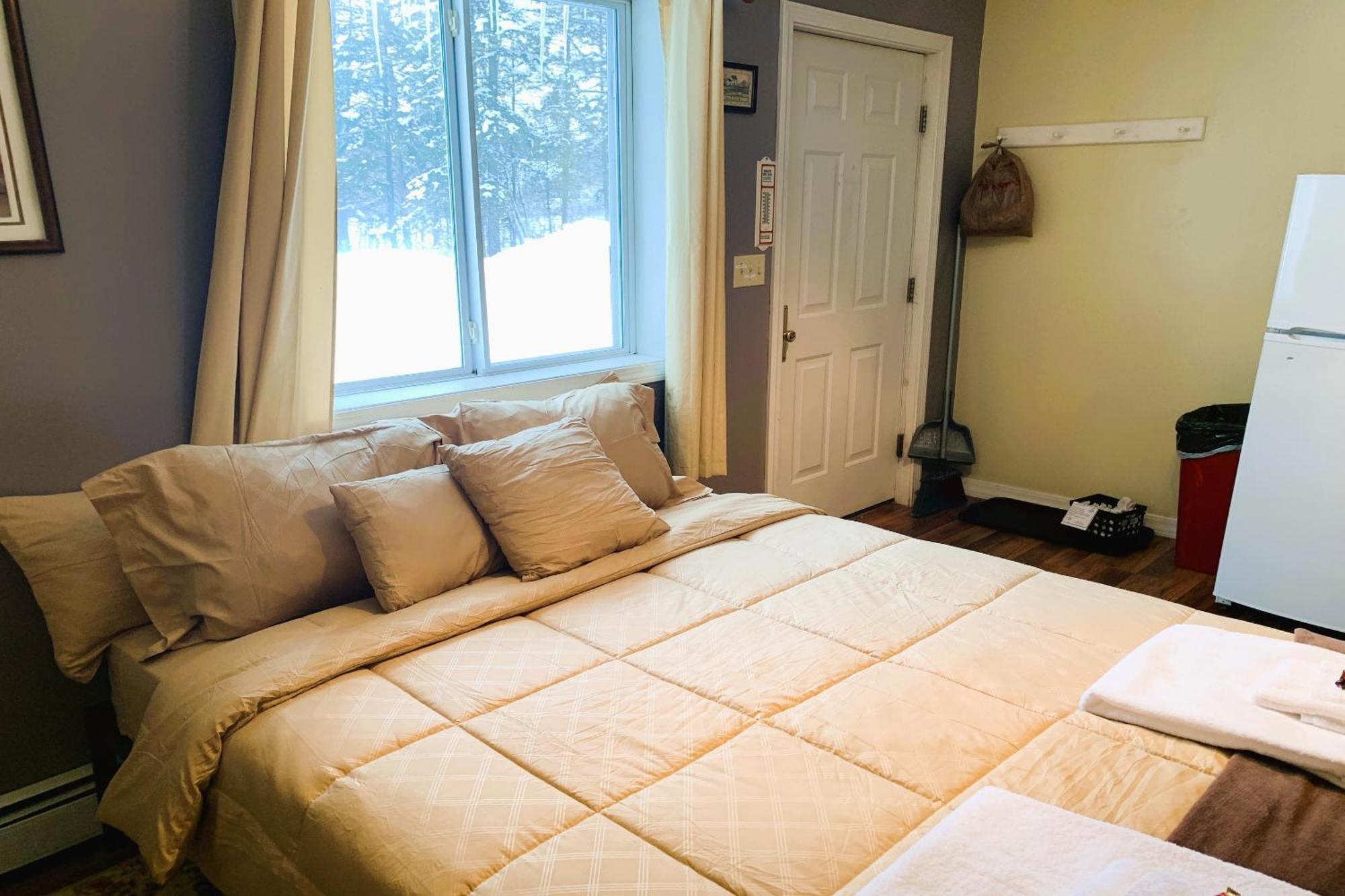 Love Hotels St John River By Oyo At Fort Kent Me Saint John Plantation Exterior photo